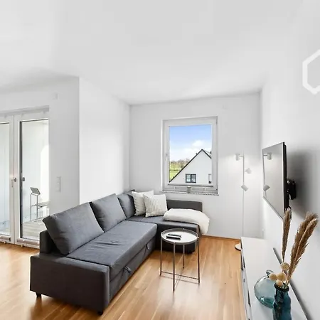 Helle Neubauwohnung Mit Balkon *