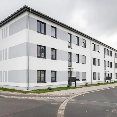 Charmante & Moderne Neubauwohnung Mit Balkon Apartamento