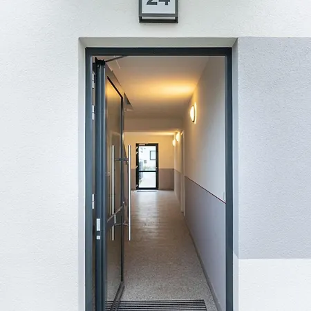 Apartment Helle Neubauwohnung Mit Balkon *