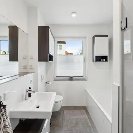 Charmante & Moderne Neubauwohnung Mit Balkon Apartament