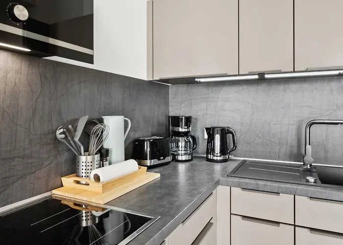 Charmante & Moderne Neubauwohnung Mit Balkon *